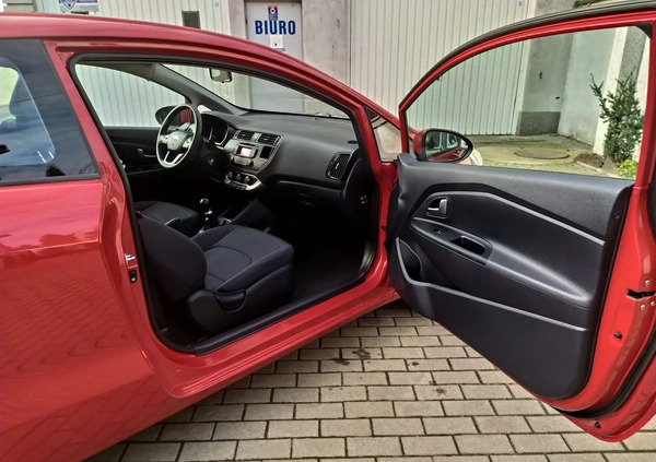 Kia Rio cena 29900 przebieg: 130000, rok produkcji 2015 z Skaryszew małe 232